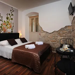 rooms-apartment-lasta.splithotels.org/